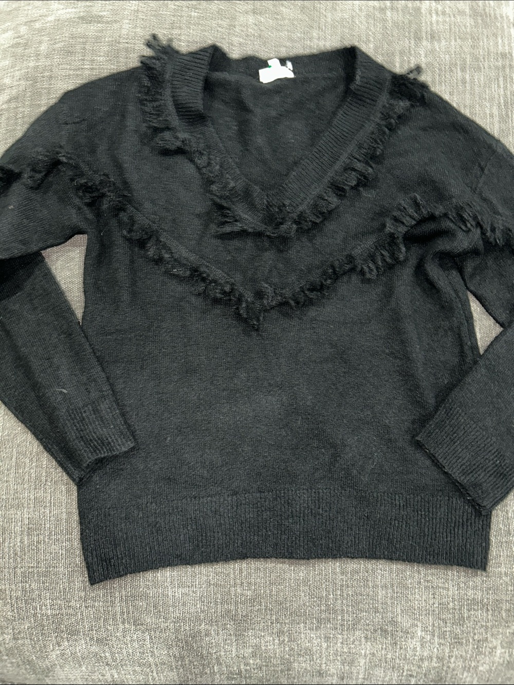 Hem & Thread Fringed V-Neck Black Women's Sweater size small